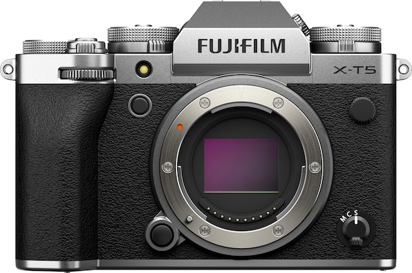Fujifilm X-T5 (40.20 Mpx, APS-C / DX)